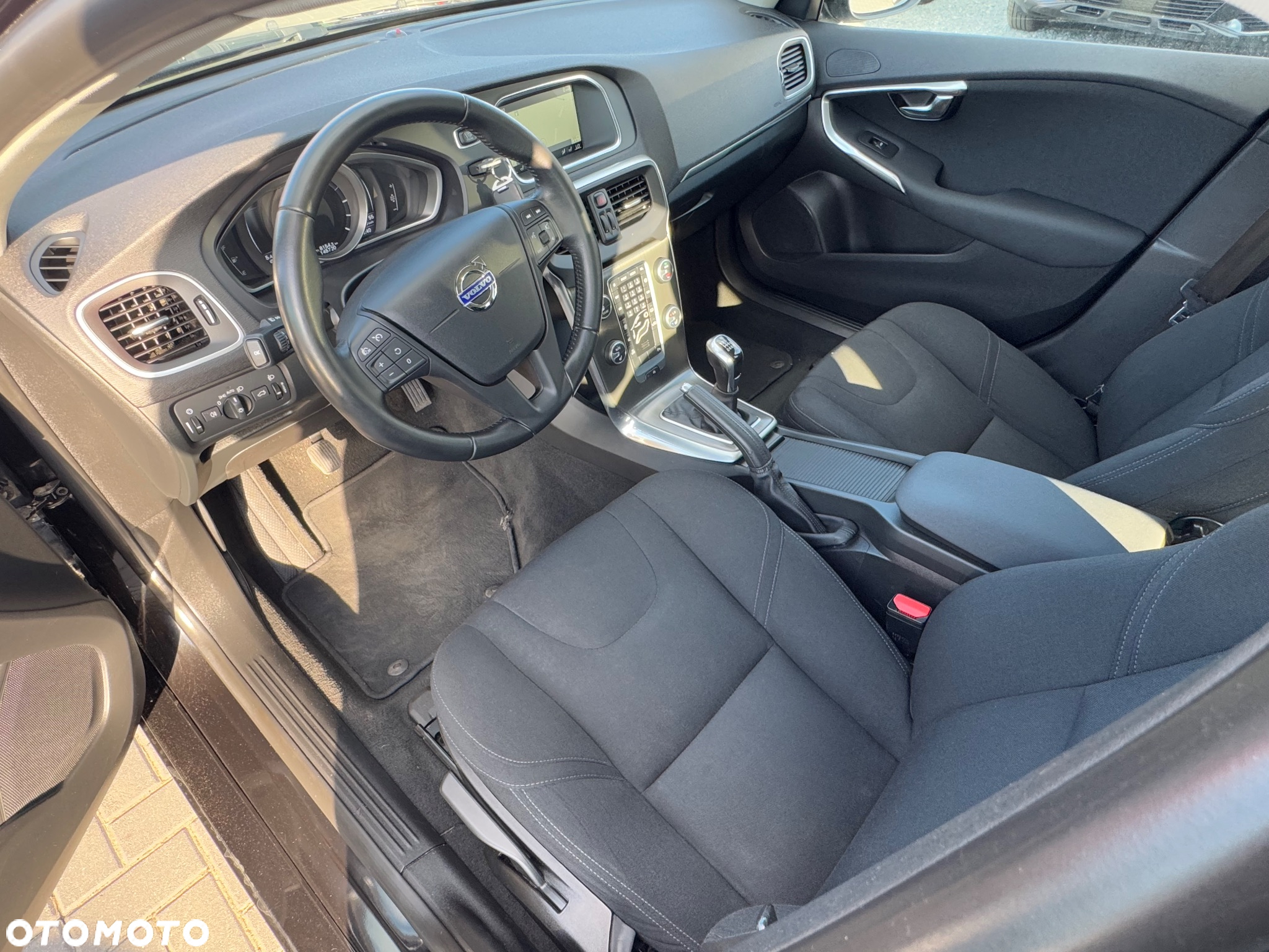 Volvo V40 D2 Drive-E Momentum - 11