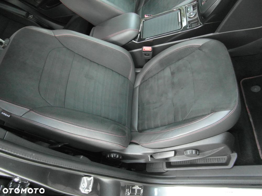 Ford Kuga 2.0 TDCi 4x4 ST-Line - 19