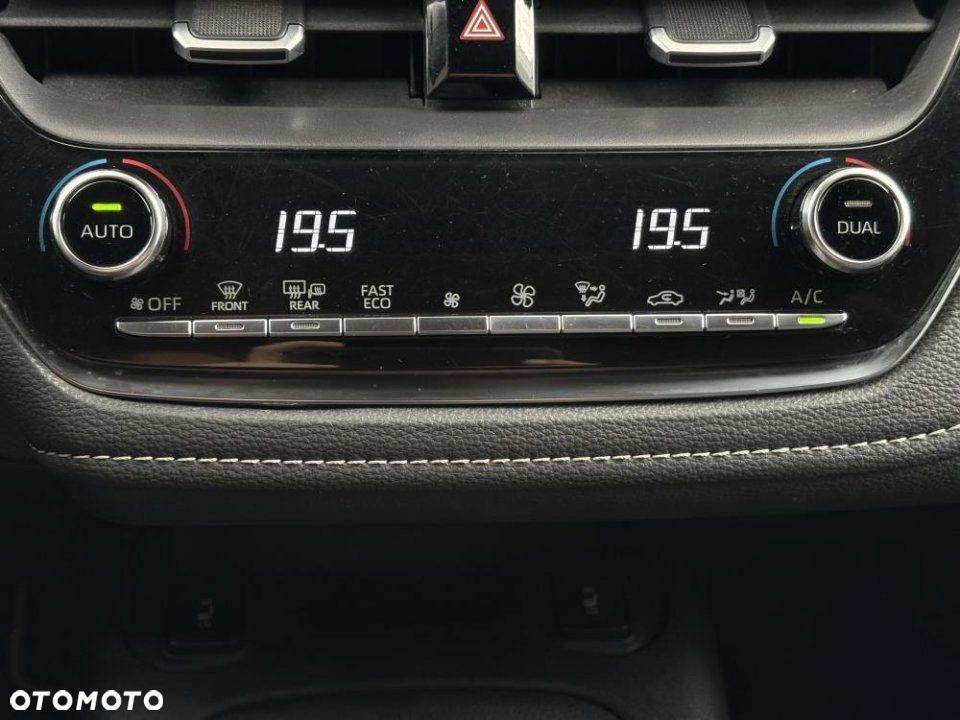 Toyota Corolla - 12