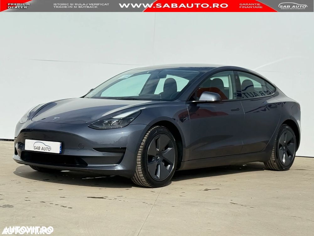 Tesla Model 3 - 1