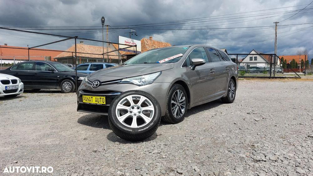 Toyota Avensis 2.0 D-4D Elegance - 1