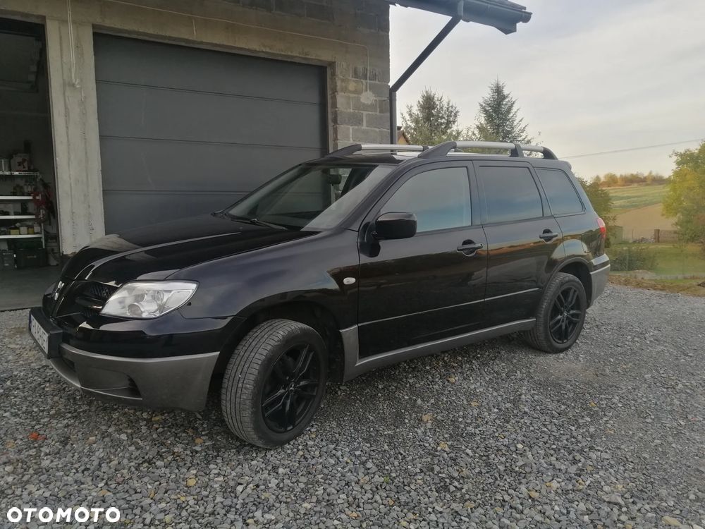 Mitsubishi Outlander 2005 photo 2