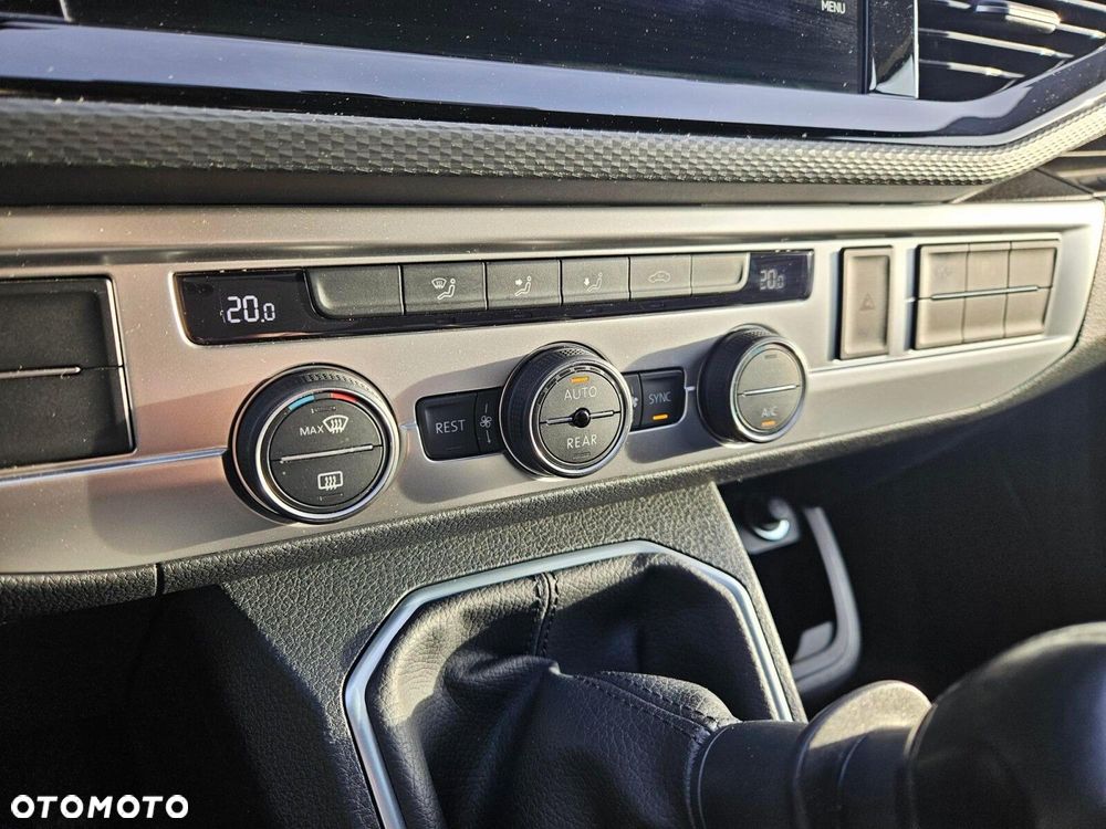 Volkswagen Multivan - 18