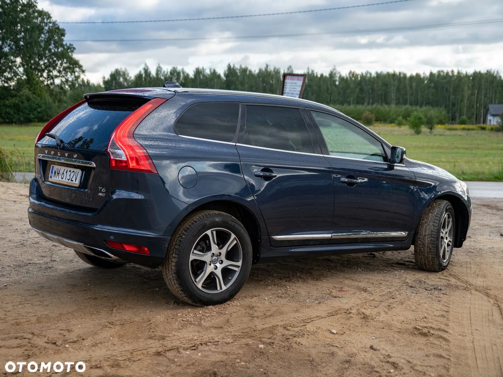 Volvo XC 60 T6 AWD Momentum - 4