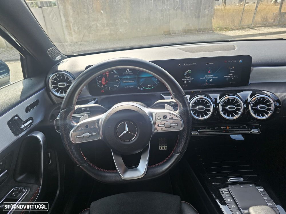 Mercedes-Benz A 250 e AMG Line - 8