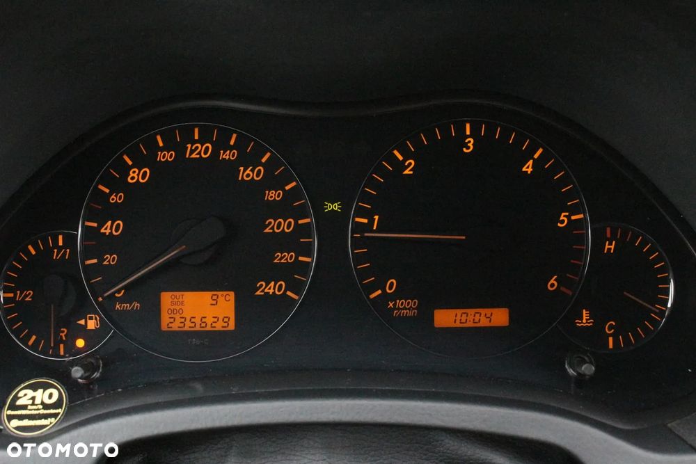 Toyota Avensis 2.0 D-4D Combi - 33