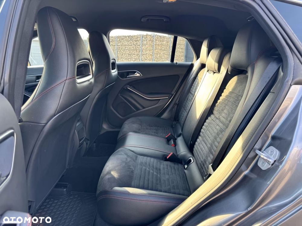 Mercedes-Benz CLA 200 7G-DCT AMG Line - 6