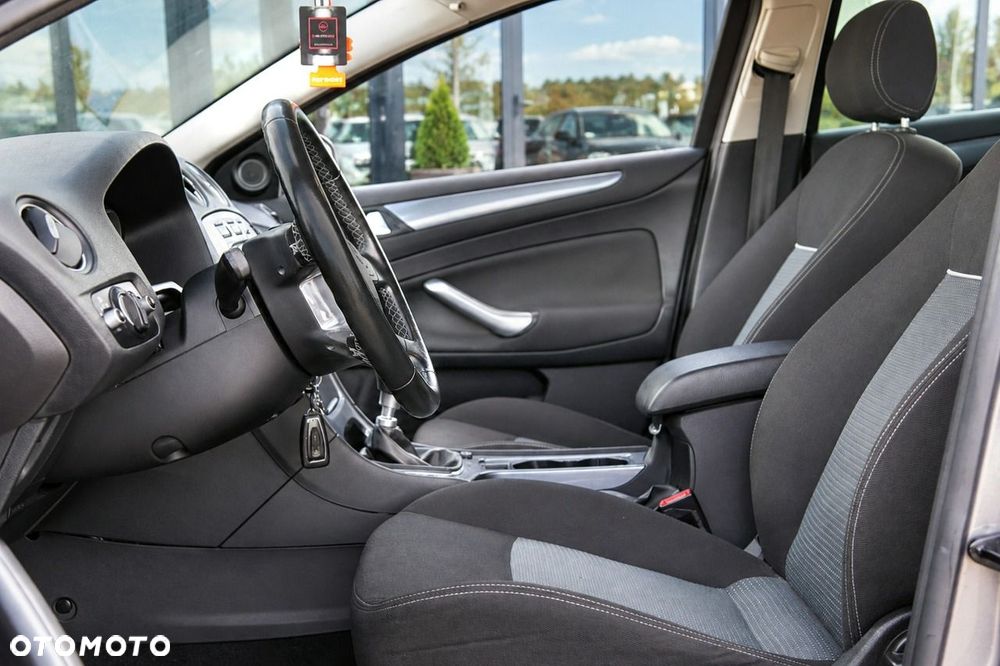 Ford Mondeo - 16