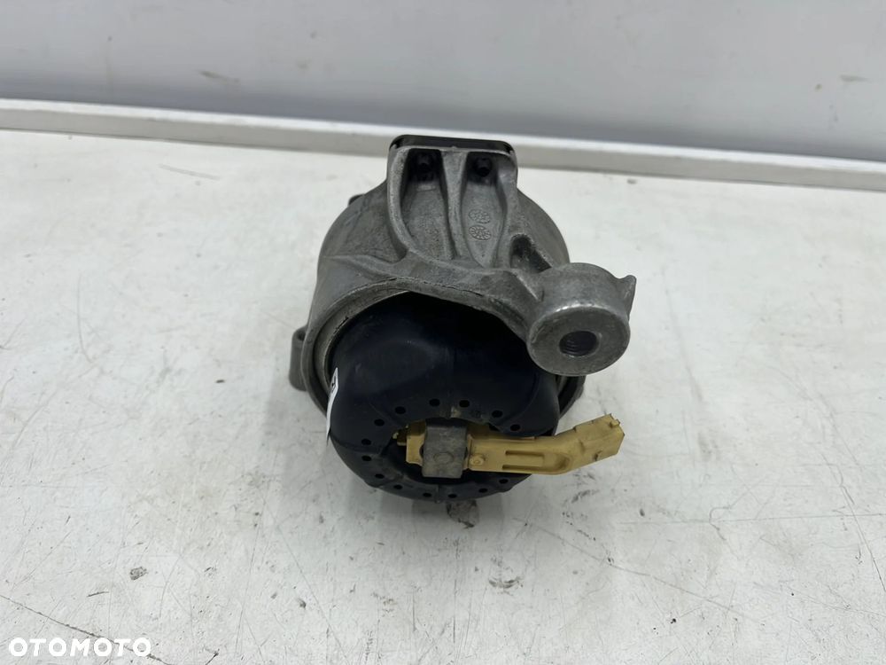 Poduszka silnika Audi A4 B9 8w Audi A5 II 8w F5 15-24r. lewe mocowanie łapa silnika oryginalna 8w019 - 2
