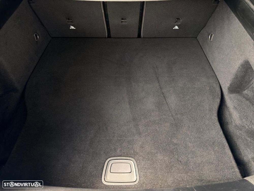 Mercedes-Benz CLA 250 - 25