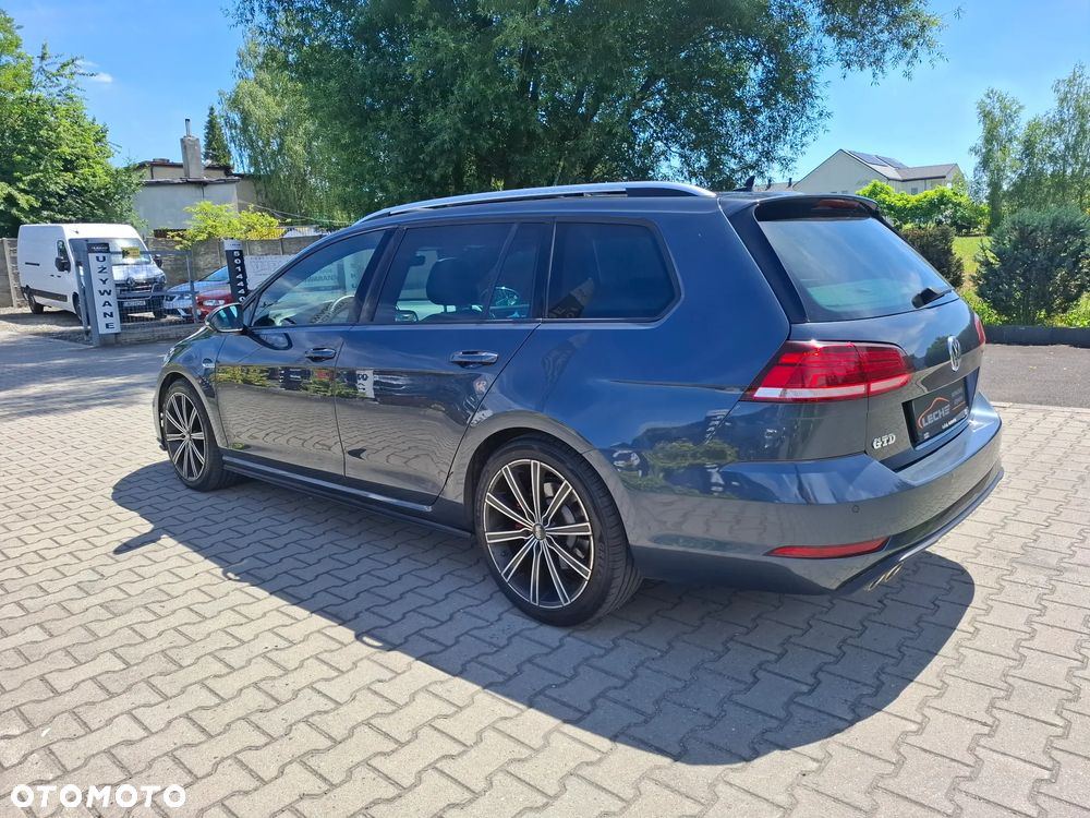 Volkswagen Golf - 23