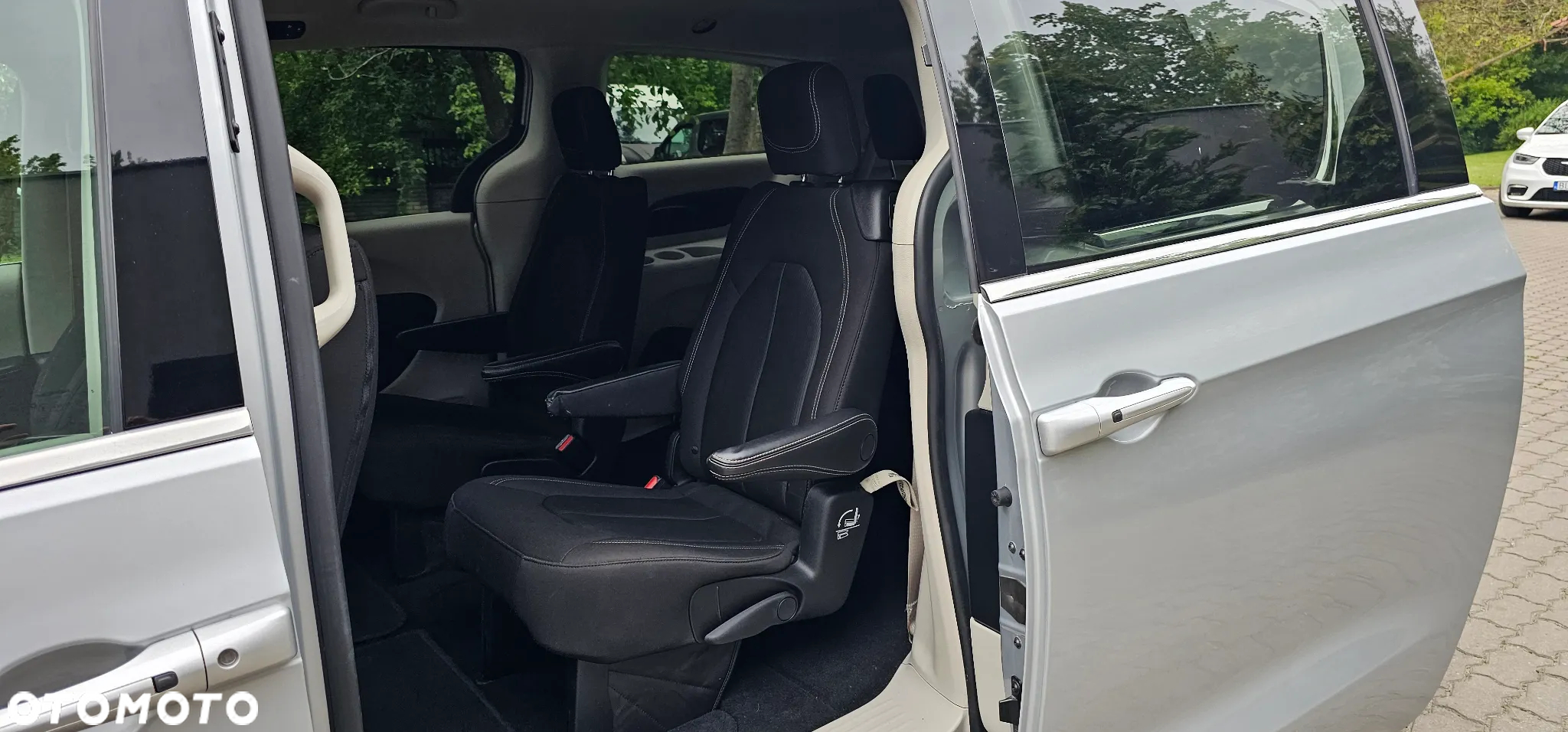 Chrysler Pacifica - 14