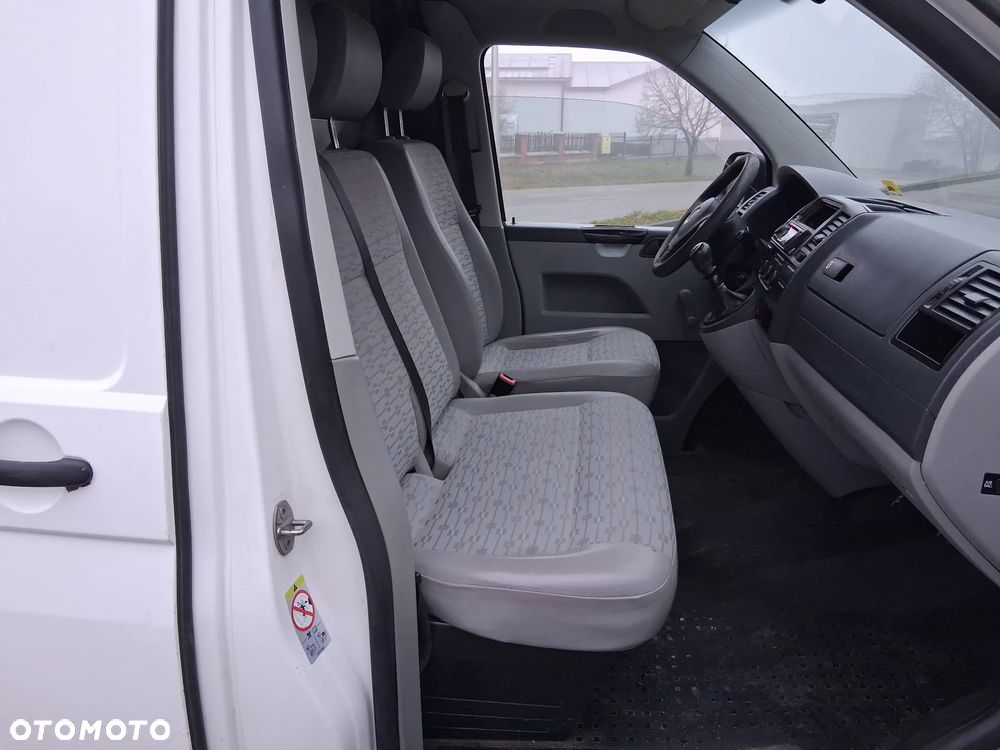 Volkswagen Transporter - 9