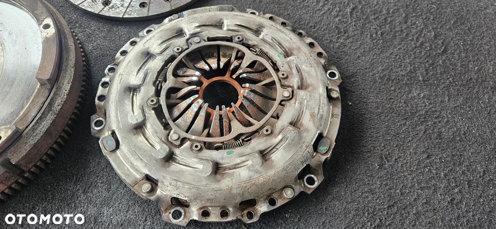Sprzęgło dwumasowe tarcza docisk Peugeot 308 3008 508 Citroen C4 II B7 1,6 E- HDI - 3