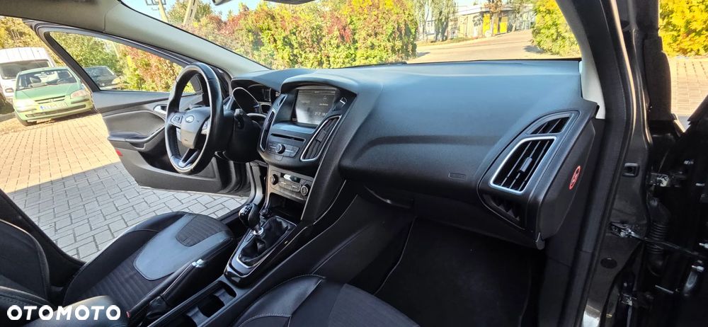 Ford Focus Turnier 1.0 EcoBoost Start-Stopp-System TITANIUM X - 34