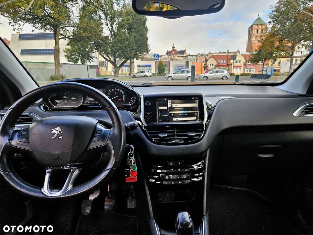 Peugeot 208 - 13
