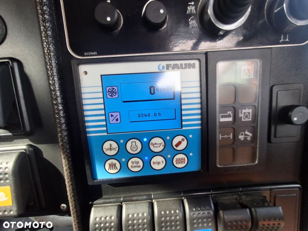 Mercedes-Benz Actros 1932 Zamiatarka FAUN Szczotki L/R Odchwaszczarka Szczotki Przednie 2014r PM10 Rura Do Liści Dodatkowy Zbiornik Wody Hydrostat Pneumatyka 3237 MTH - 19