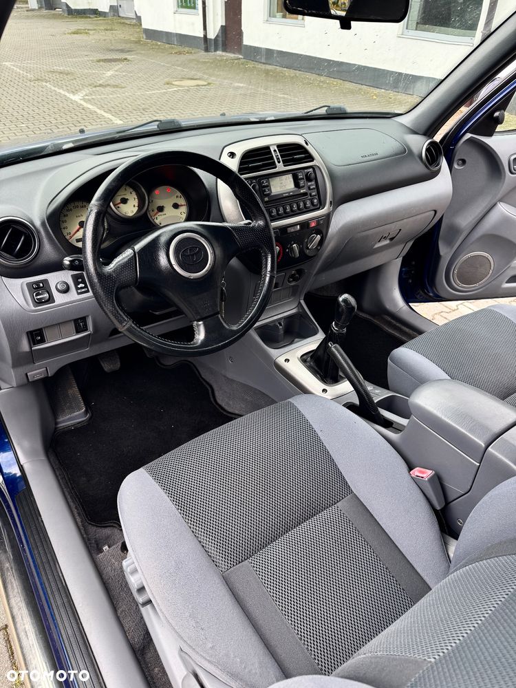 Toyota RAV4 4x4 Edition - 16