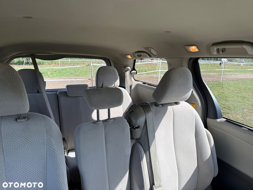 Toyota Sienna 3.5 V6 - 27