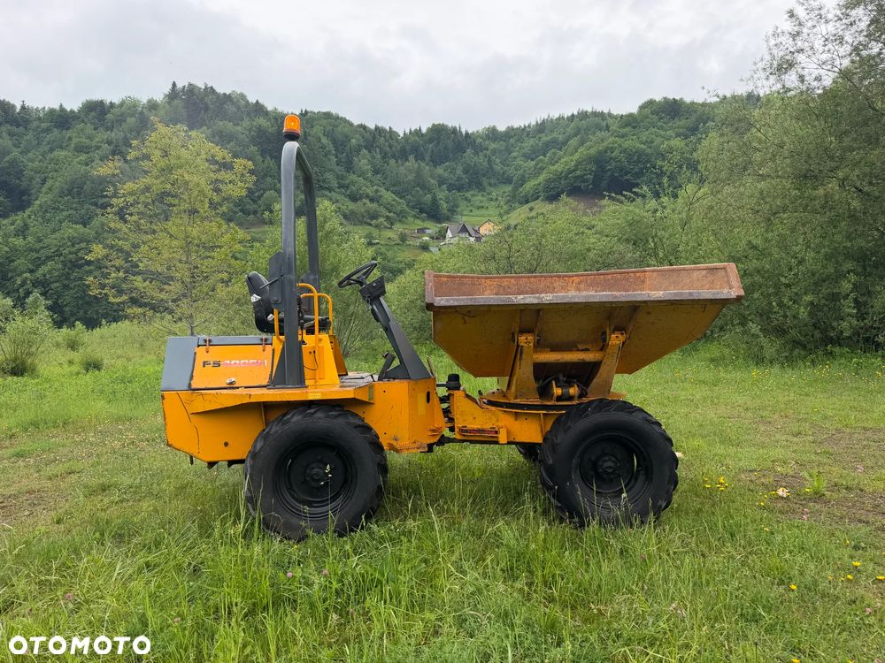 Terex 4t Benford Wozidło Budowlano-Rolnicze 4 tony ładowność. Obrotowa Koleba. 4x4 napęd. Potężna Moc silnika i Hydrauliki. Najlepszy silnik Yanmar. Maszyna Kupiona z Norweskiego Gospodarstwa Rolniczego typu Kurniki. Maszyna Zadbana! Odpala na dotyk. Skrzynia Automatyczna REWERS+Szybka wolna jazda. Pełny Oryginał. Serwisowane w Dekra Norweska! Hamulce brzytwa. Maszyna Woziła lekkie ładunki. Maszyna nie była katowana! Wielka Okazja. Wszystko w pełnym Oryginale. Niski przebieg 1898mtg - 23