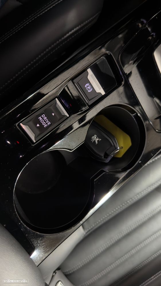 Peugeot 2008 PureTech 155 EAT8 GT - 38