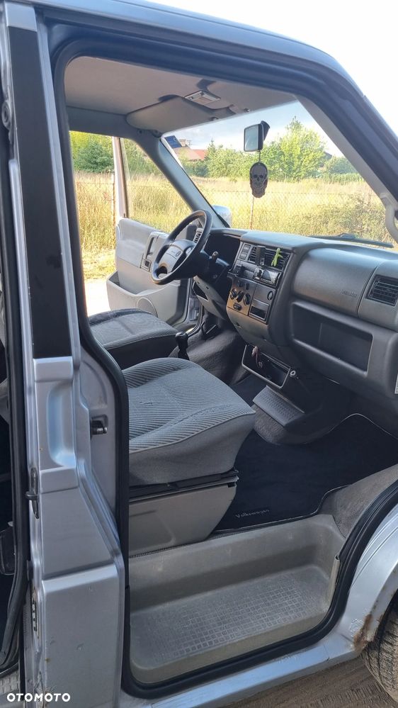 Volkswagen Multivan Standard - 10