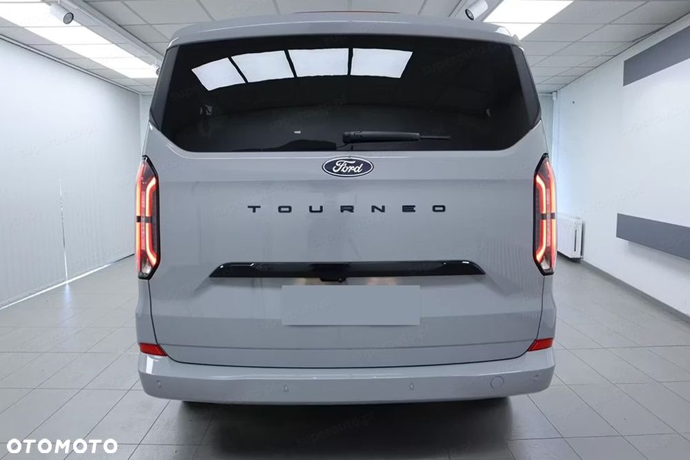 Ford Tourneo Custom - 7