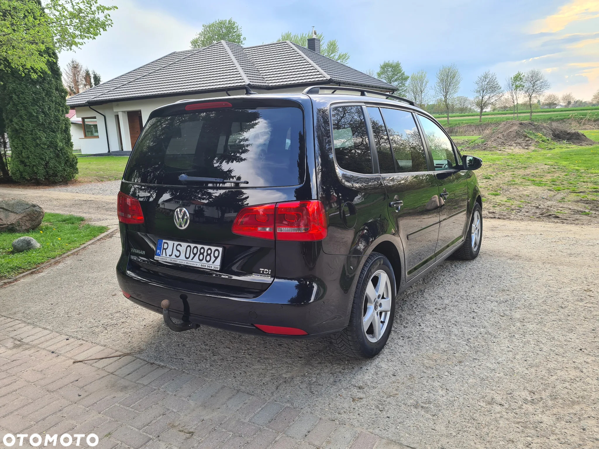Volkswagen Touran - 10