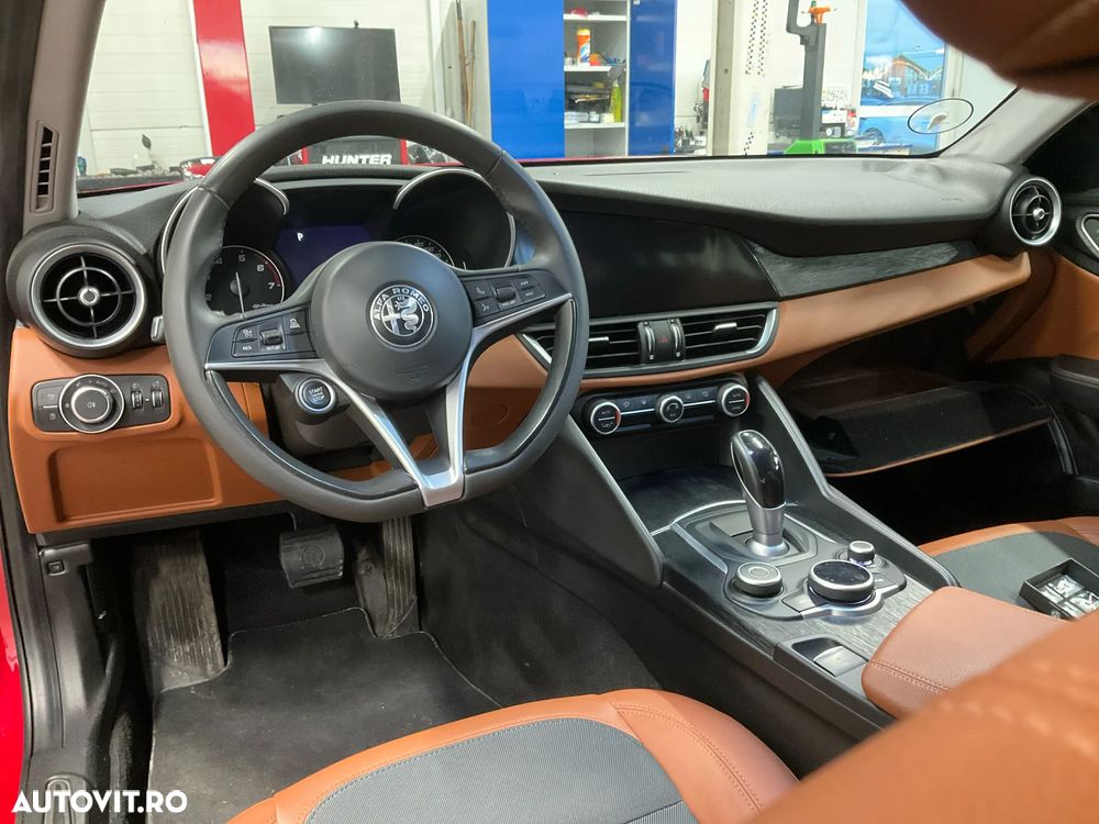 Alfa Romeo Giulia 2.0 Turbo RWD AT8 - 24