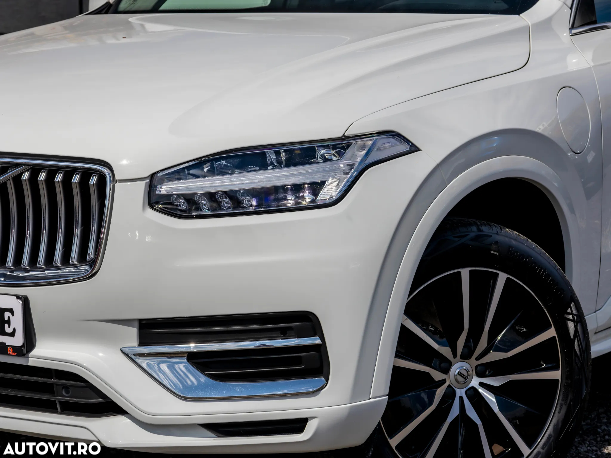 Volvo XC 90 T8 AWD Twin Engine Geartronic Momentum - 10