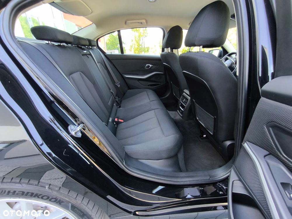 BMW Seria 3 320e - 18