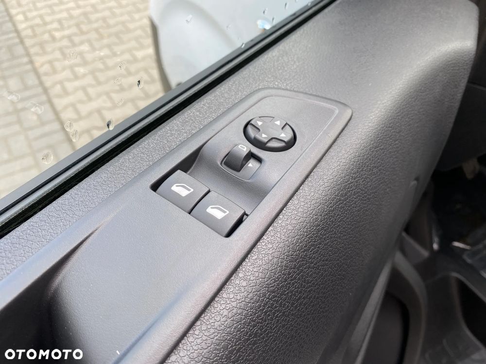 Opel Vivaro Extra Long - 10