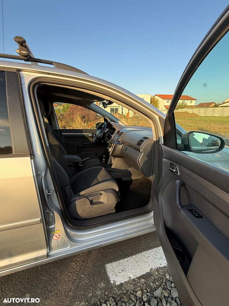 Volkswagen Touran - 13