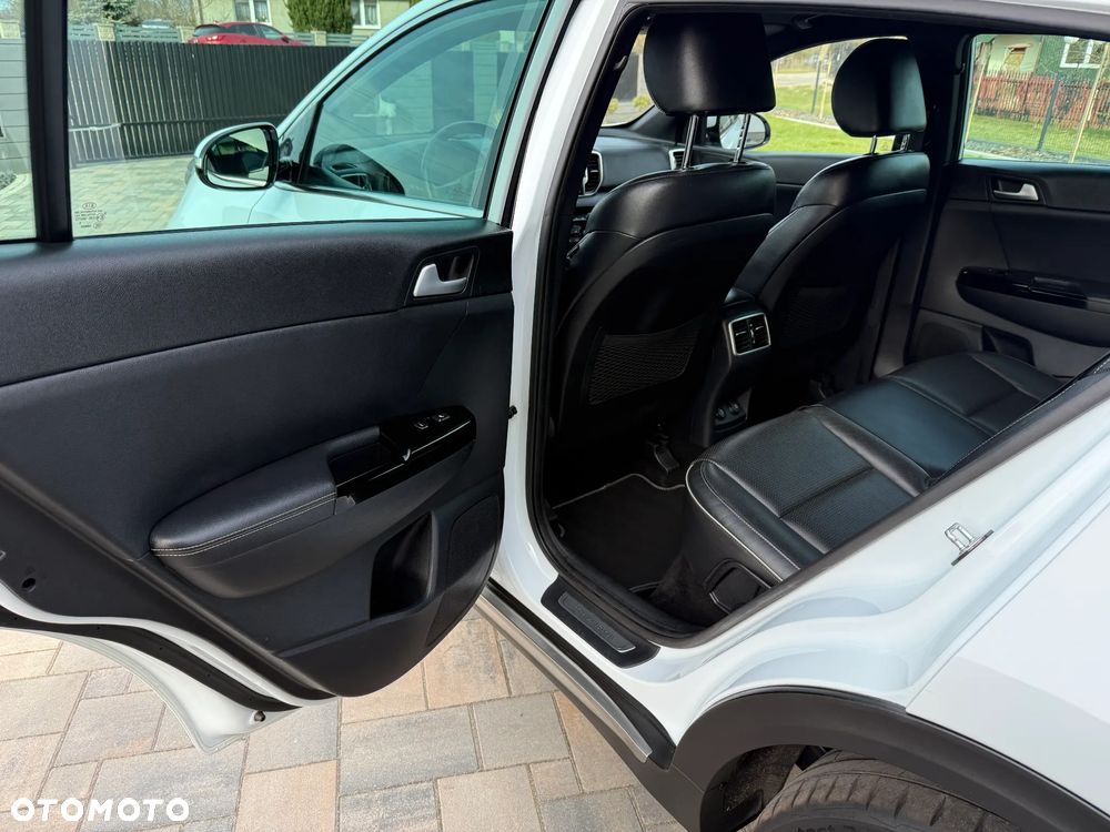 Kia Sportage 2,0 CRDI AWD GT Line - 31