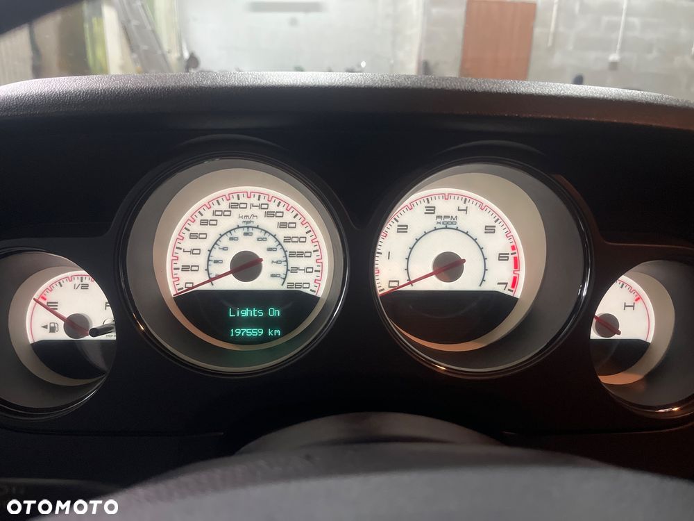 Dodge Challenger - 17