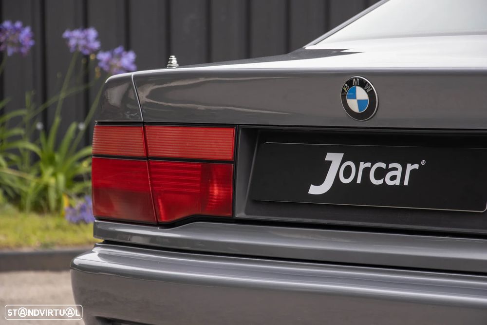 BMW 850 i A - 11