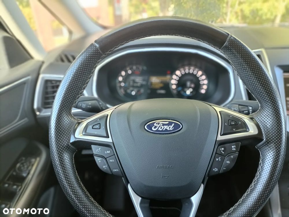 Ford S-Max - 13