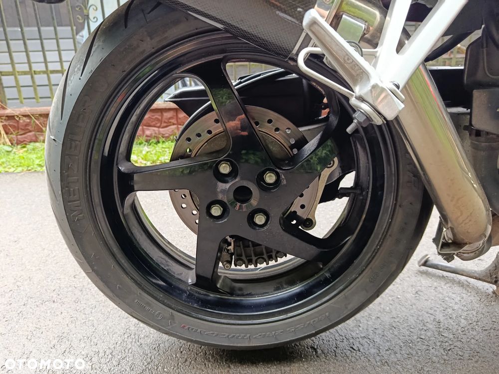 Honda VFR - 11