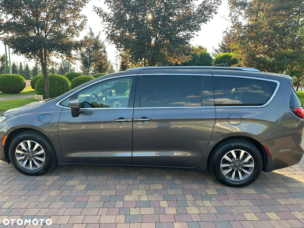 Chrysler Pacifica - 2