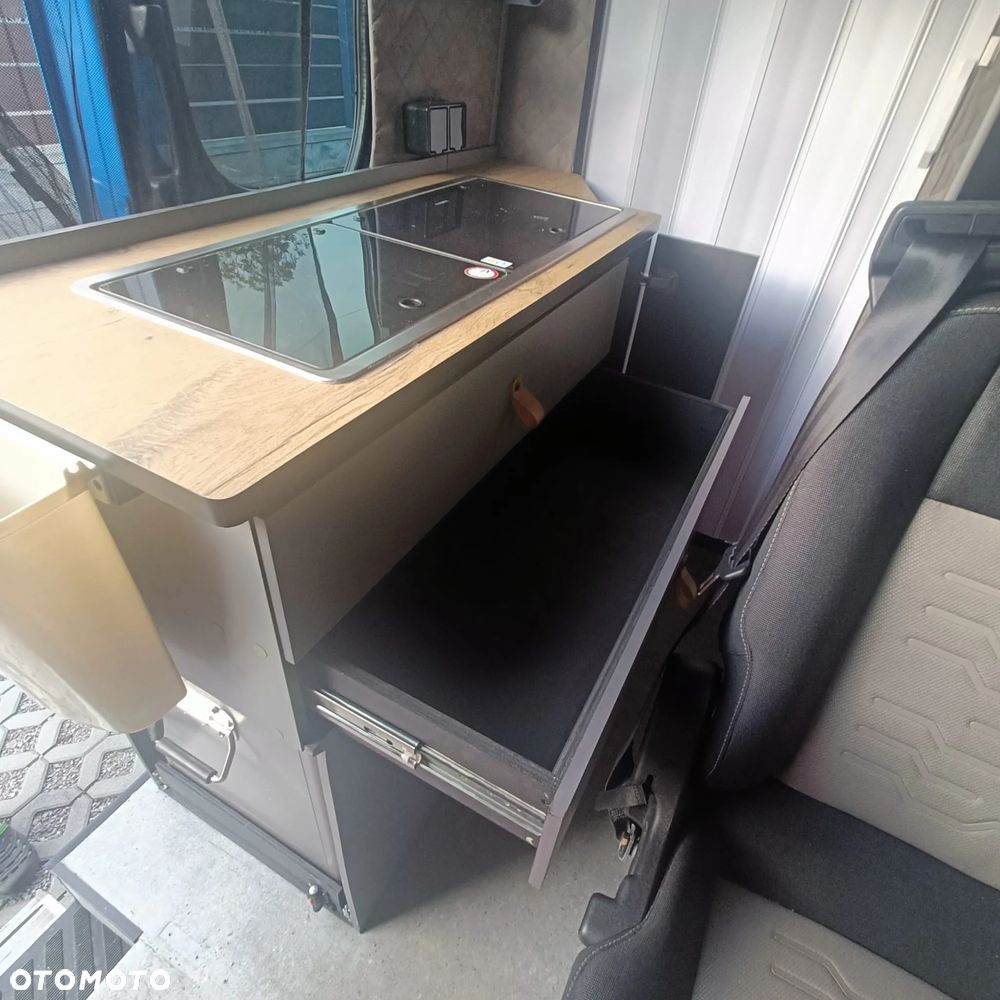 Mercedes-Benz Sprinter - 13
