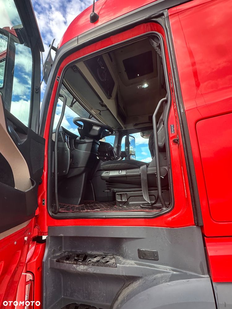 Mercedes-Benz Actros - 10