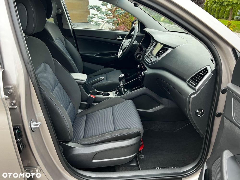 Hyundai Tucson blue 1.6 GDi 2WD Navi - 32