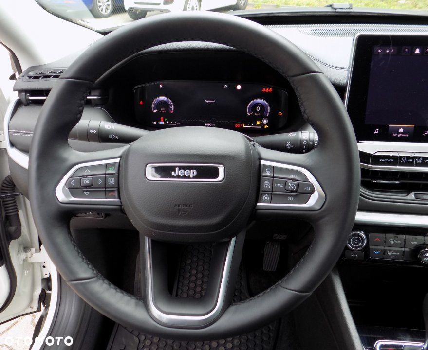 Jeep Compass - 12