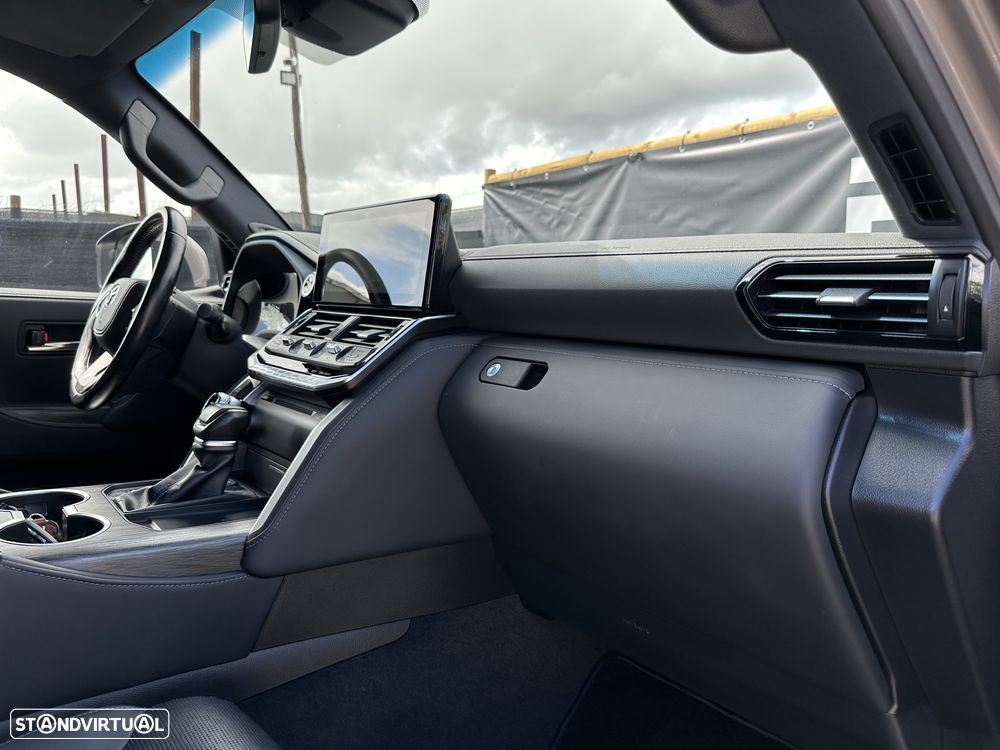 Toyota Land Cruiser 300 70th Anniversary - 12