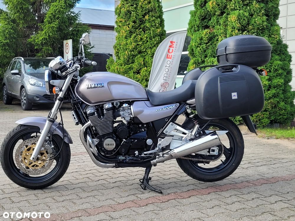 Yamaha XJR - 4