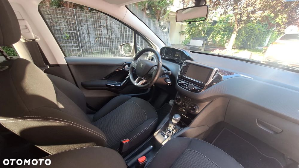 Peugeot 208 PureTech 110 Stop & Start EAT6 Allure - 19