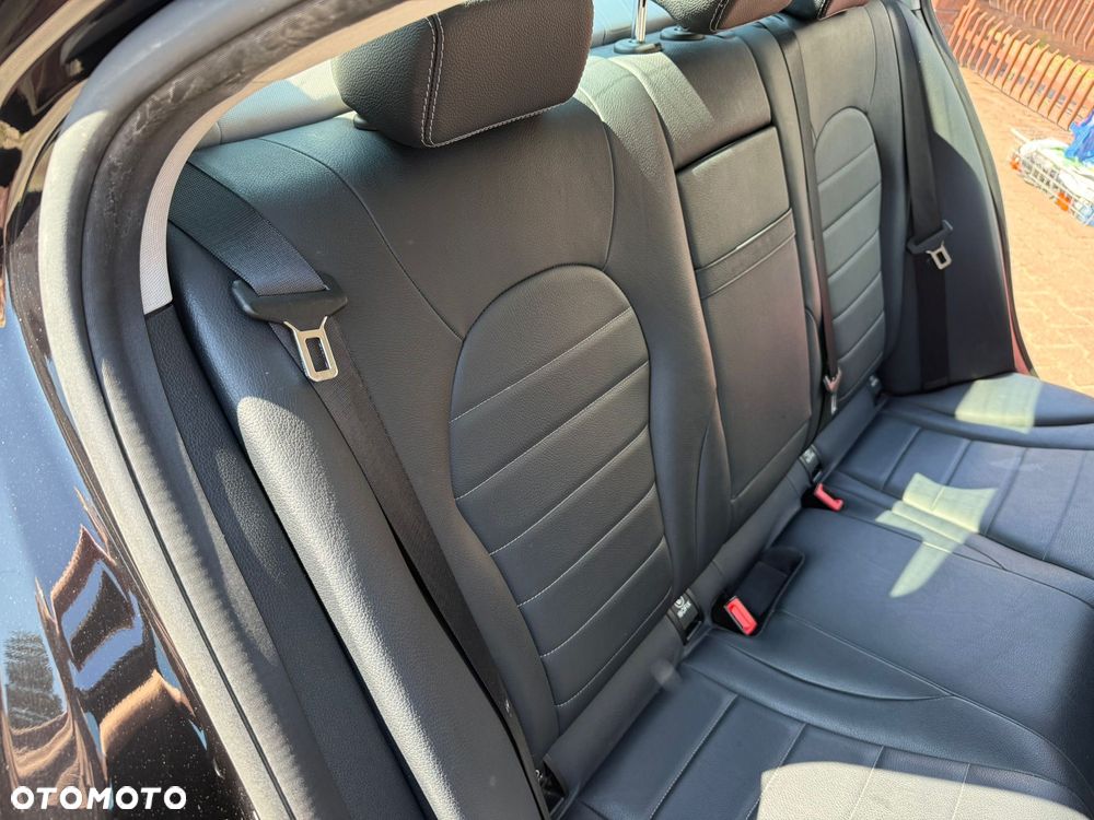 Mercedes-Benz Klasa C 180 7G-TRONIC - 27