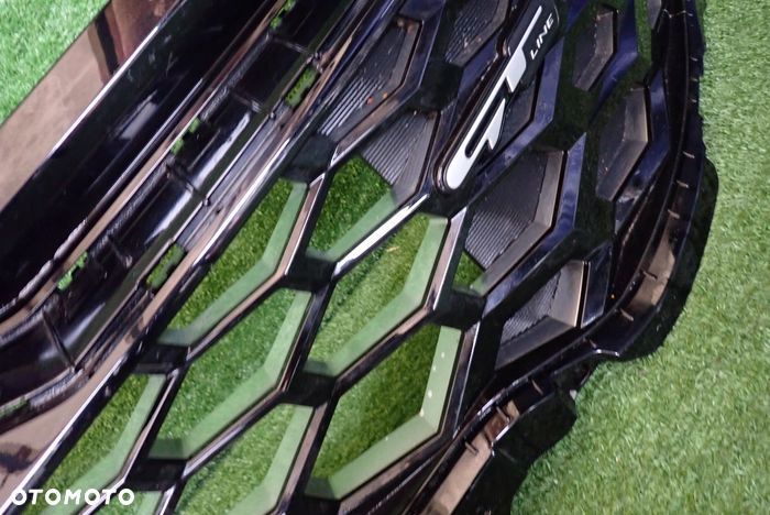 KIA SPORTAGE V GT LINE 21- atrapa grill pod kamerę - 11