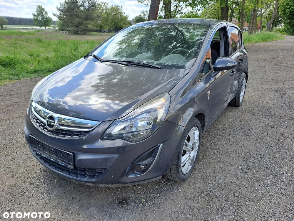 Opel Corsa 1.4 16V Cosmo - 11