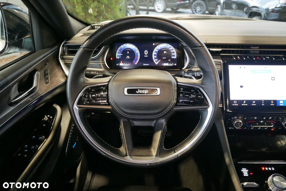 Jeep Grand Cherokee - 21